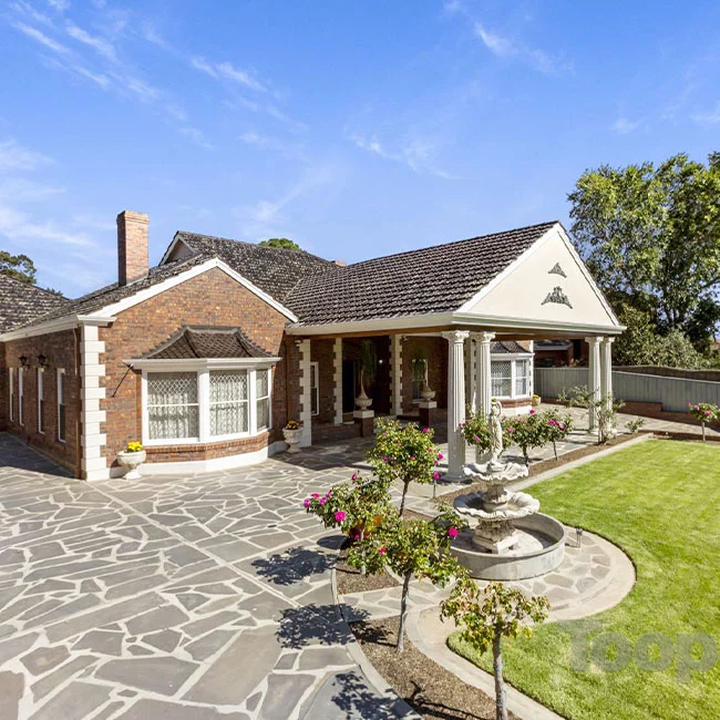 A picture of crazy paving driveway in Melbourne.