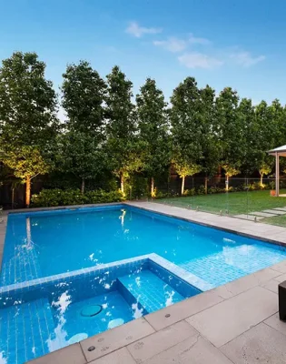 european-bluestone-pavers-around-a-pool